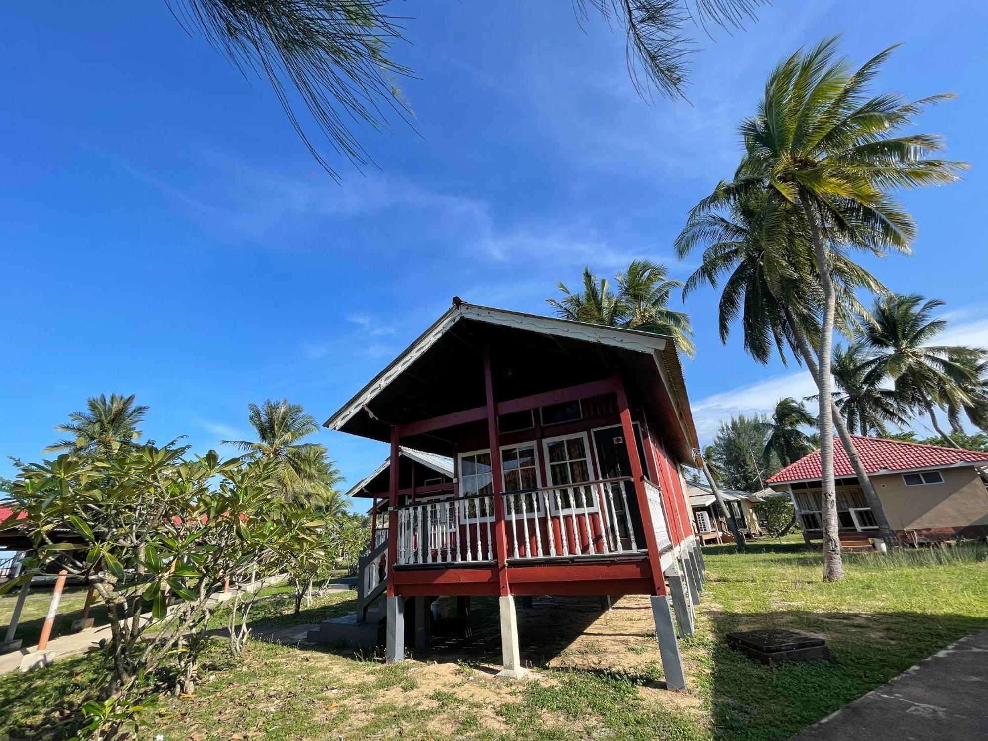 Pcb Beach Resort Kota Bharu Bagian luar foto